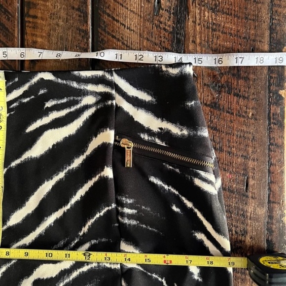 Michael Kors Zebra Print Skirt Size 8 - Picture 10 of 14